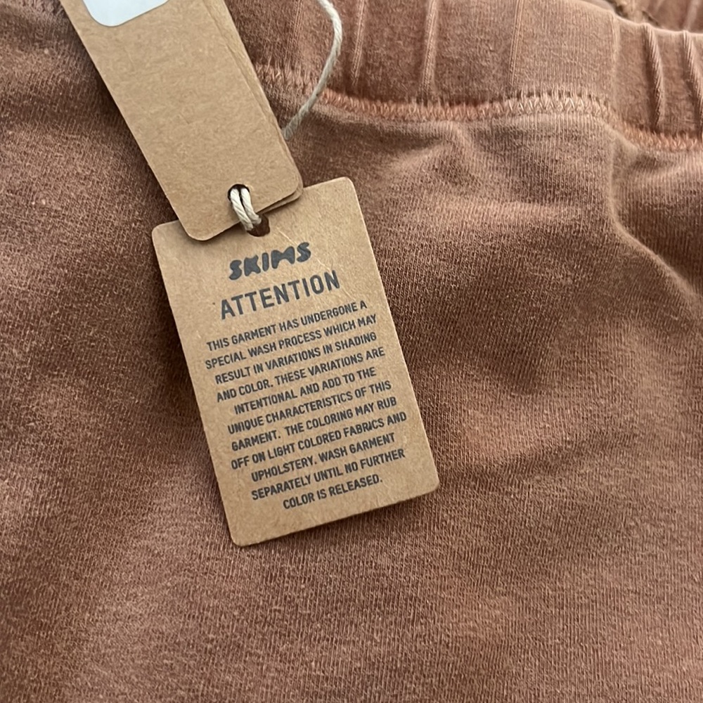 Skims Outdoor Leggings - Picture 5 of 8